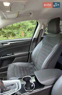 Седан Ford Fusion 2015 в 
