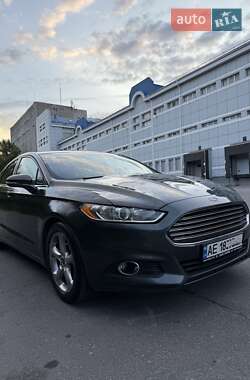 Седан Ford Fusion 2015 в 
