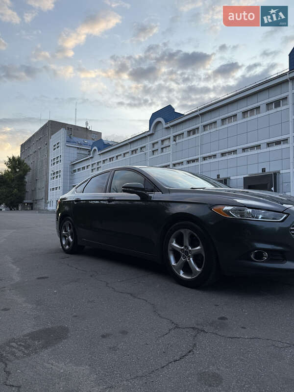 Седан Ford Fusion 2015 в Дніпрі