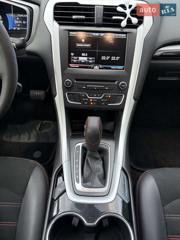 Седан Ford Fusion 2015 в Дніпрі