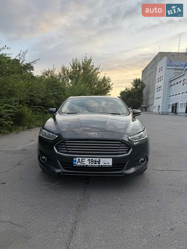 Седан Ford Fusion 2015 в Дніпрі