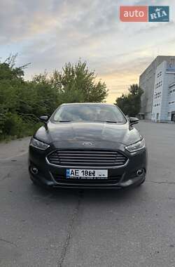 Седан Ford Fusion 2015 в 