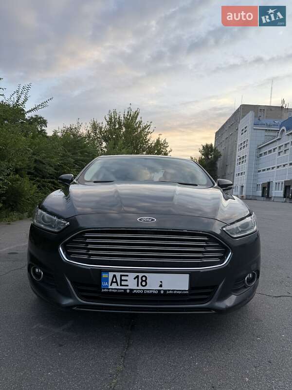 Седан Ford Fusion 2015 в Дніпрі