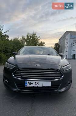Седан Ford Fusion 2015 в 