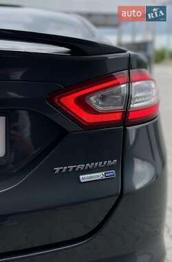Седан Ford Fusion 2014 в 