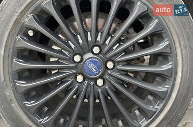 Седан Ford Fusion 2014 в 