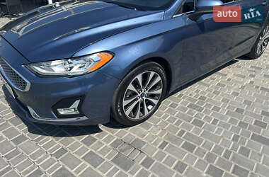 Седан Ford Fusion 2019 в 