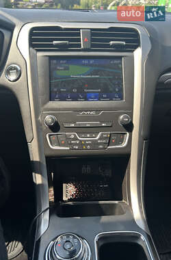 Седан Ford Fusion 2019 в 