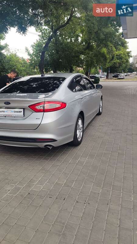 Седан Ford Fusion 2015 в Миколаєві