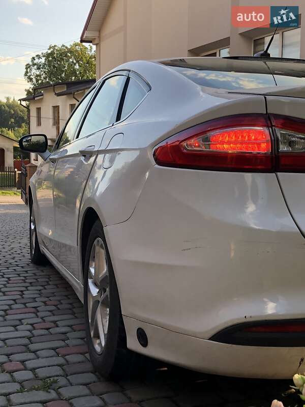 Седан Ford Fusion 2015 в Тернополе