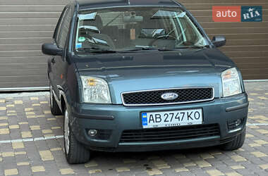 Хетчбек Ford Fusion 2004 в 