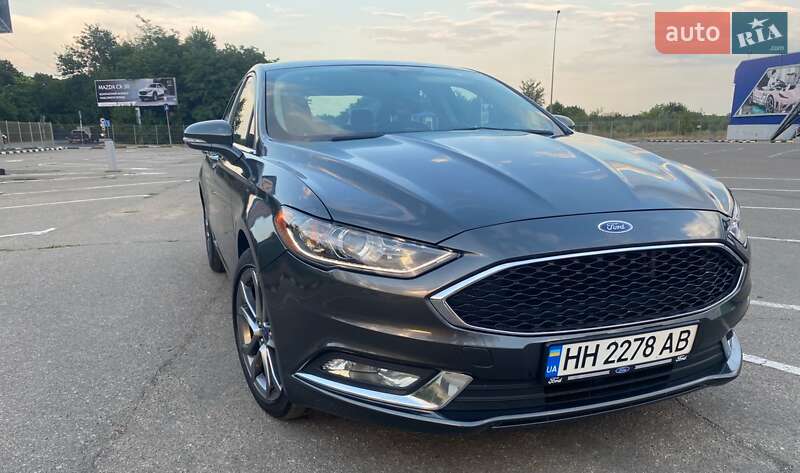 Седан Ford Fusion 2017 в 