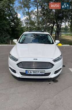 Седан Ford Fusion 2012 в 