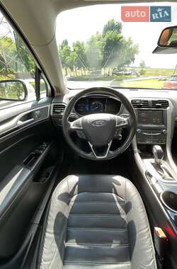 Седан Ford Fusion 2012 в 