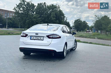 Седан Ford Fusion 2013 в 