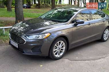 Седан Ford Fusion 2018 в 
