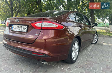 Седан Ford Fusion 2016 в 
