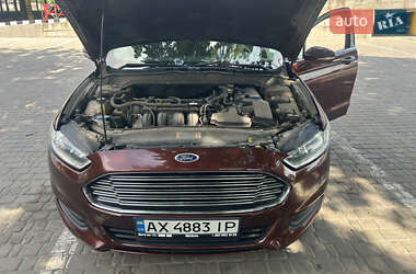 Седан Ford Fusion 2016 в 