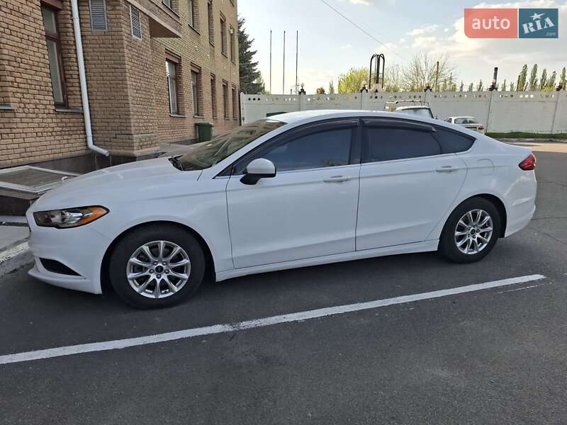 Седан Ford Fusion 2016 в Кременчуці