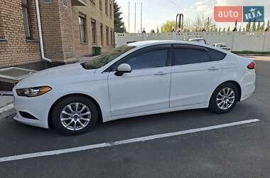 Седан Ford Fusion 2016 в 
