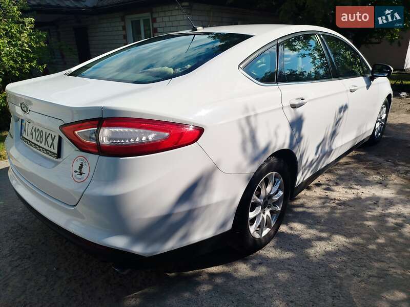 Седан Ford Fusion 2015 в Києві