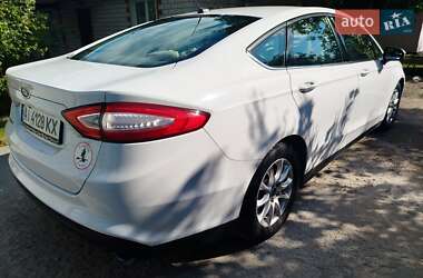 Седан Ford Fusion 2015 в 