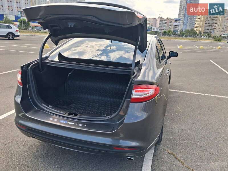 Седан Ford Fusion 2014 в Києві