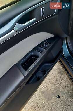 Седан Ford Fusion 2014 в 