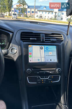 Седан Ford Fusion 2017 в 
