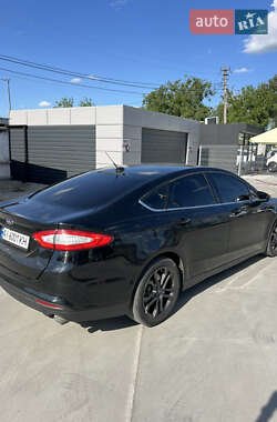 Седан Ford Fusion 2015 в 