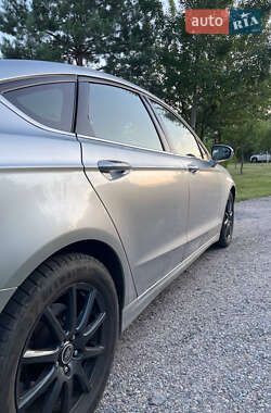 Седан Ford Fusion 2014 в 