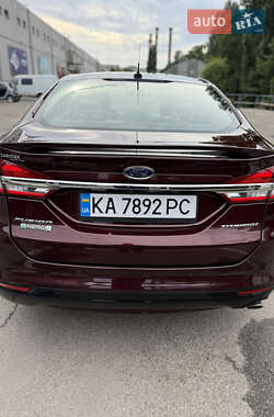 Седан Ford Fusion 2016 в 