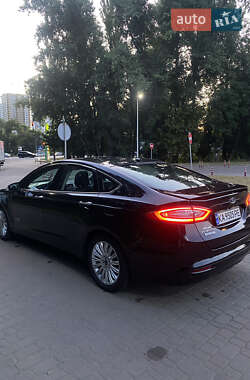 Седан Ford Fusion 2013 в 