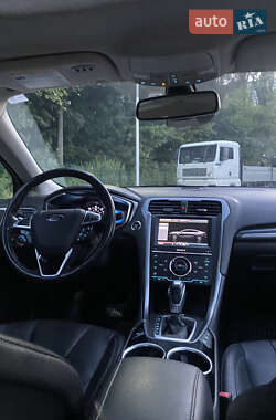 Седан Ford Fusion 2013 в 