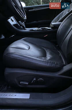 Седан Ford Fusion 2013 в 