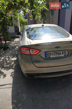 Седан Ford Fusion 2015 в 
