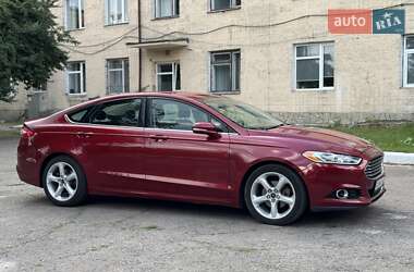 Седан Ford Fusion 2015 в 
