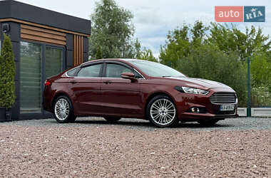 Седан Ford Fusion 2015 в 