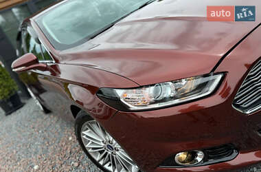 Седан Ford Fusion 2015 в 