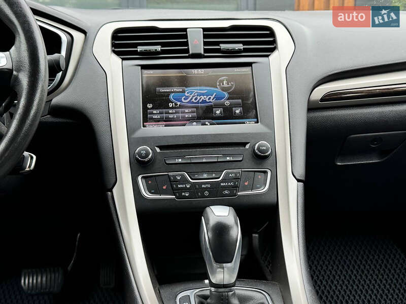 Седан Ford Fusion 2015 в Дрогобичі