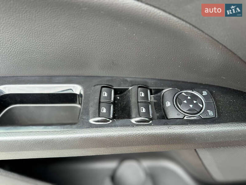 Седан Ford Fusion 2015 в Дрогобичі