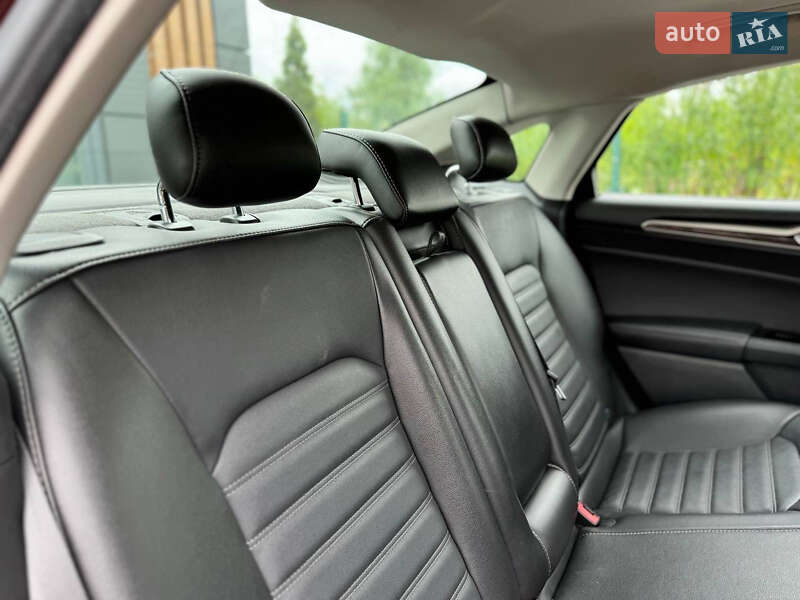 Седан Ford Fusion 2015 в Дрогобичі