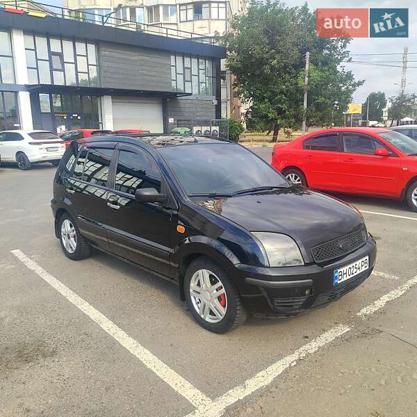 Хэтчбек Ford Fusion 2003 в Одессе