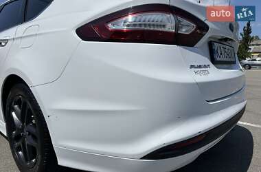 Седан Ford Fusion 2015 в 