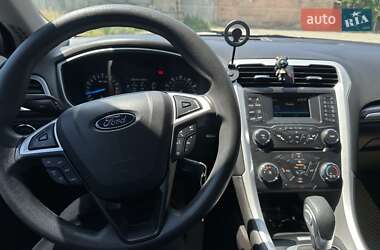 Седан Ford Fusion 2015 в 