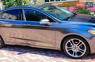 Седан Ford Fusion 2015 в 