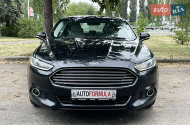 Седан Ford Fusion 2016 в 