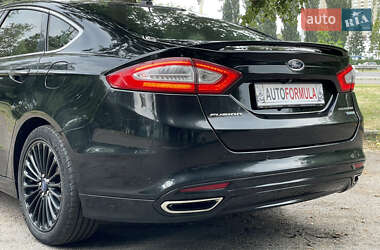 Седан Ford Fusion 2016 в 