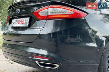 Седан Ford Fusion 2016 в 