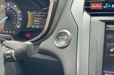 Седан Ford Fusion 2016 в 